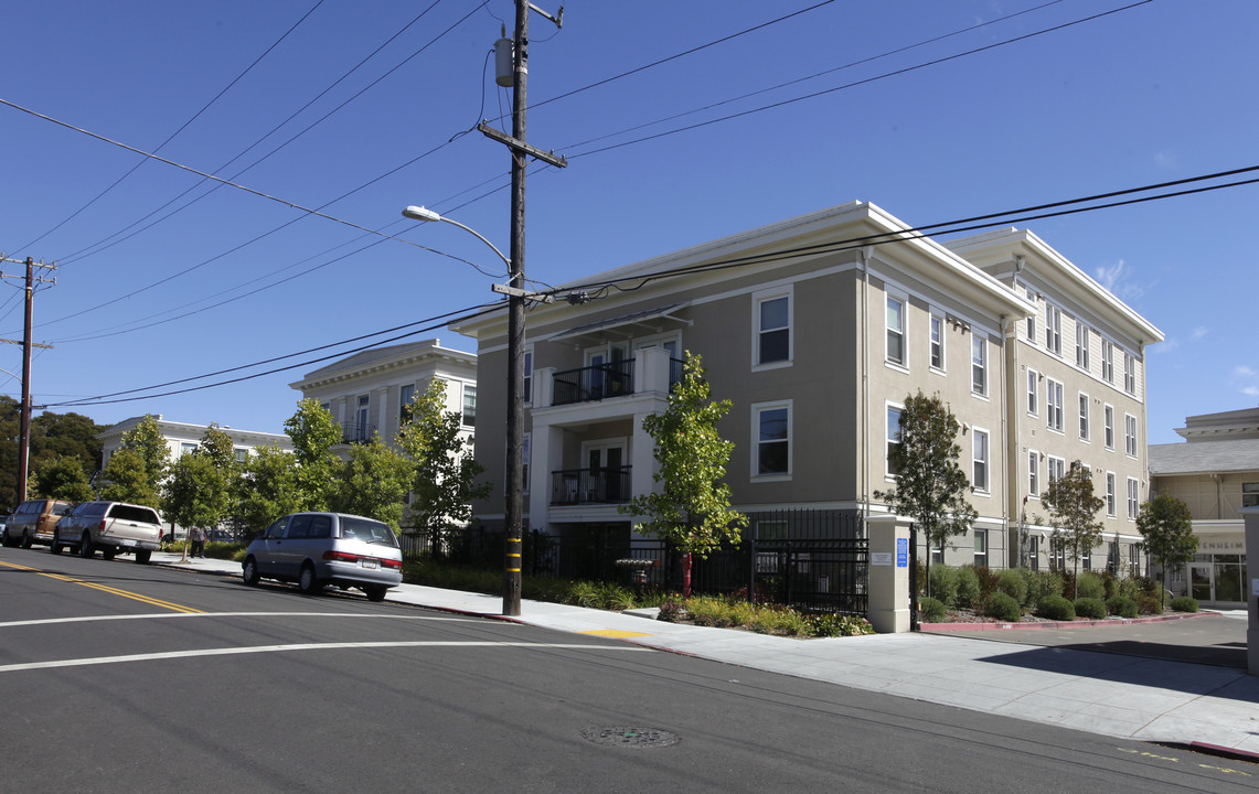 The Altenheim in Oakland, CA - Foto de edificio