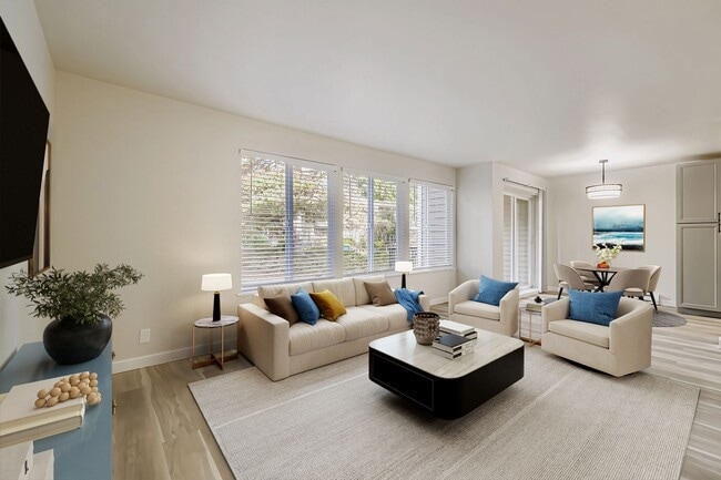 Beautifully Renovated 1 & 2 Bedroom Apartments in Lynnwood!