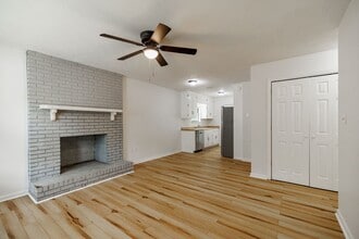 1182 Whit Davis Rd in Athens, GA - Building Photo - Building Photo