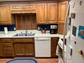 1408 Kentfield Way, Unit #2 in Goshen, IN - Foto de edificio - Building Photo