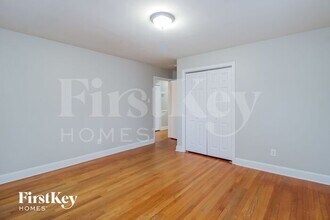 690 Valley Brook Ln in Winston-Salem, NC - Building Photo - Building Photo