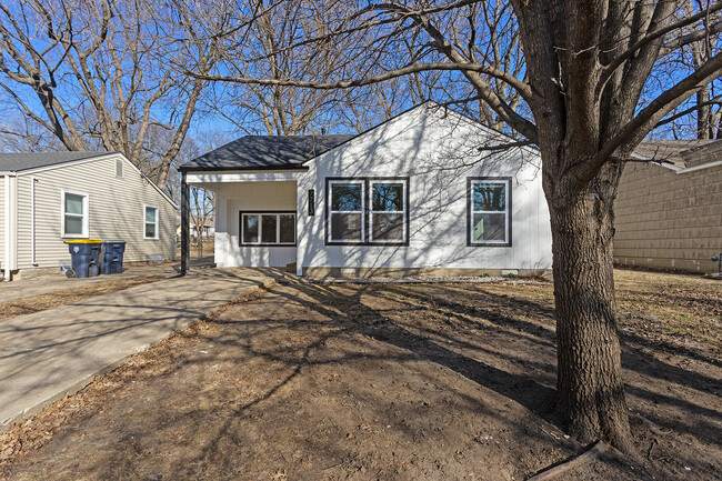 7713 Locust St in Kansas City, MO - Foto de edificio - Building Photo