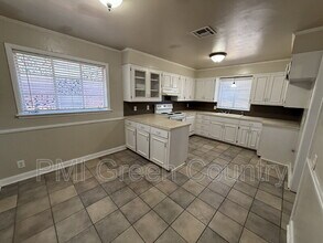 1127 E 53rd Pl in Tulsa, OK - Building Photo - Building Photo