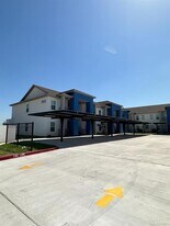 6 Sylvia Handy Dr in Elsa, TX - Building Photo