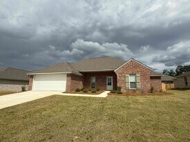 116 Madisonville Dr in Canton, MS - Building Photo