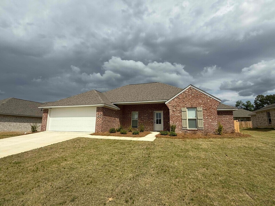 116 Madisonville Dr in Canton, MS - Building Photo