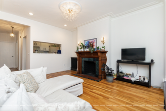 209 W Newton St, Unit 3 in Boston, MA - Building Photo - Building Photo