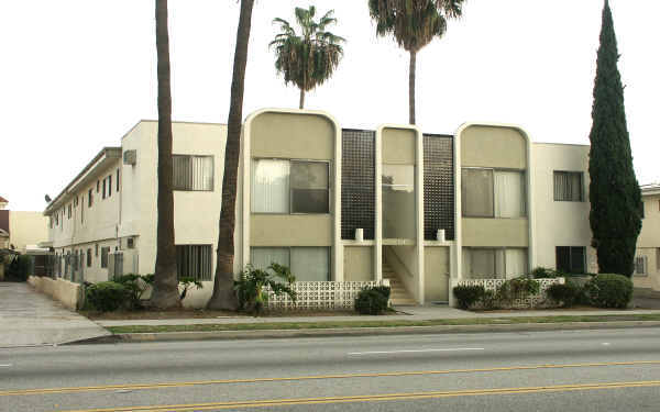 414 N Los Robles Ave in Pasadena, CA - Foto de edificio