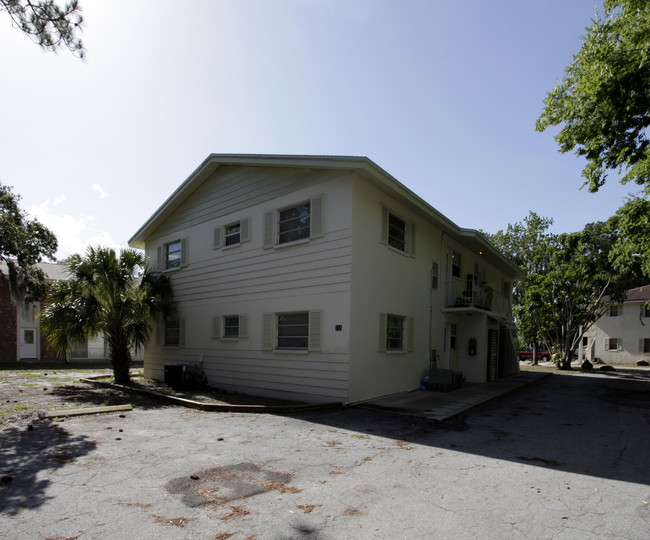 Sandalwood Apartments in Titusville, FL - Foto de edificio - Building Photo