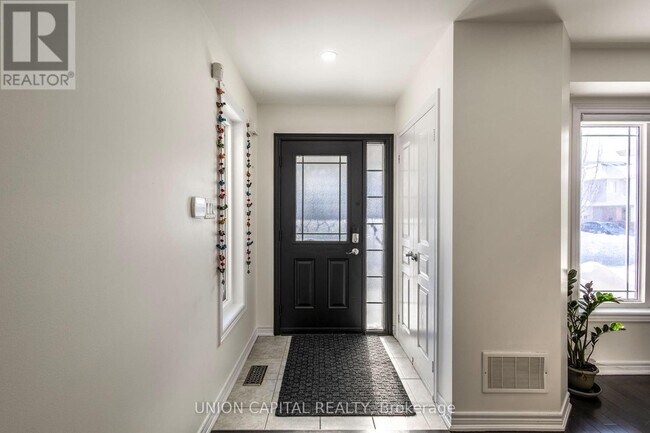 93 Stoyell Dr in Richmond Hill, ON - Building Photo - Building Photo