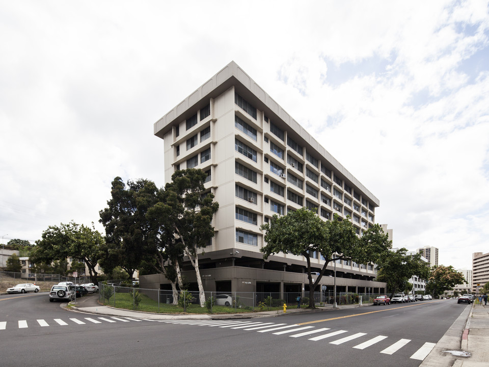 Salt Lake Manor in Honolulu, HI - Foto de edificio