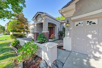 1714 Dashwood Dr in Roseville, CA - Building Photo - Building Photo
