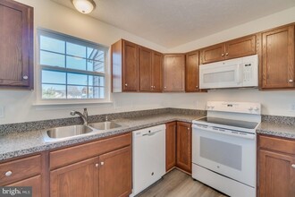 2926 Sorrell Ct, Unit 933 1st Floor in Winchester, VA - Building Photo - Building Photo