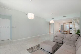 2821 S Bayshore Dr in Miami, FL - Building Photo - Building Photo