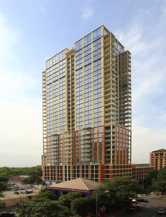 Four Seasons Residences Austin in Austin, TX - Foto de edificio