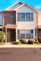 1819 Chestnut Ln in Crown Point, IN - Building Photo