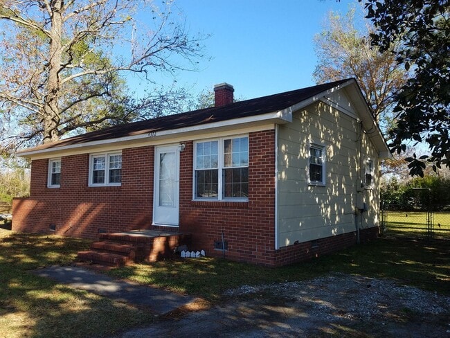 4372 Gum Branch Rd in Jacksonville, NC - Building Photo - Building Photo