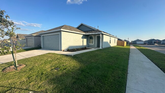 1002 Raintree Rd in Princeton, TX - Building Photo - Building Photo