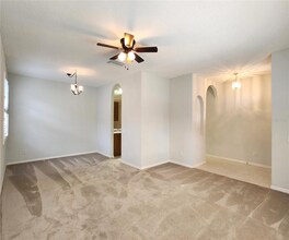 10232 Grant Creek Dr in Tampa, FL - Building Photo - Building Photo