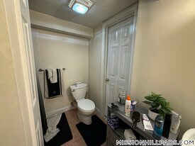 887 Huntington Ave, Unit G-1 in Boston, MA - Building Photo