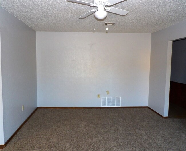 407 SW Forest Pl in Lawton, OK - Building Photo - Building Photo