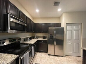 8878 W 33rd Ave in Hialeah, FL - Building Photo - Building Photo