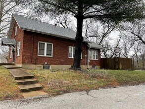 424 Abston St in Ferguson, MO - Building Photo - Building Photo