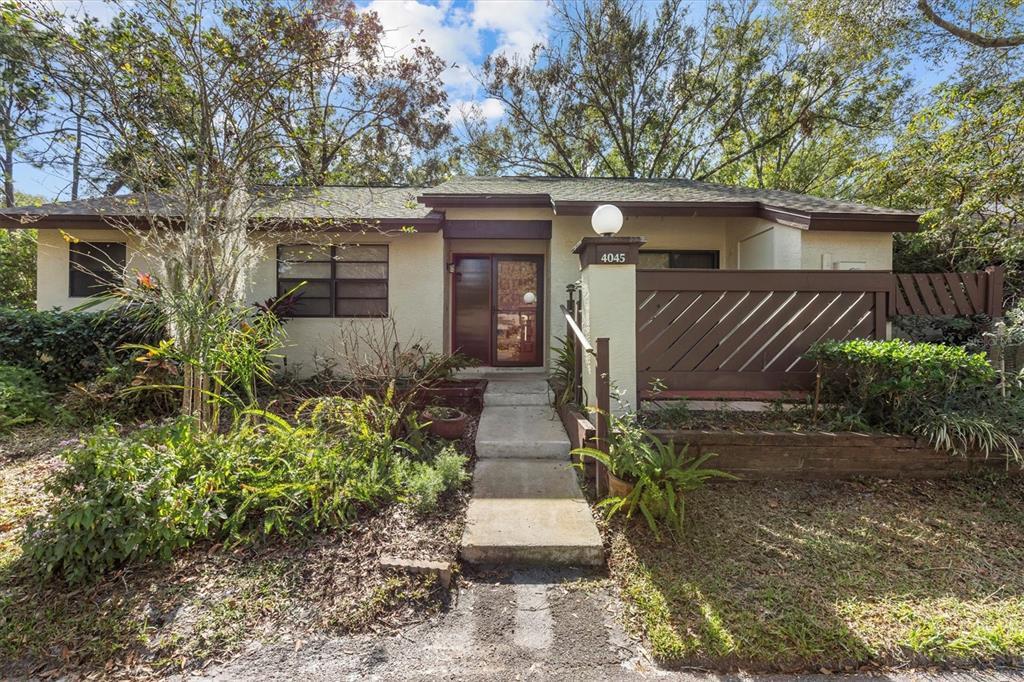 4045 Arrowwood Ct in Palm Harbor, FL - Building Photo