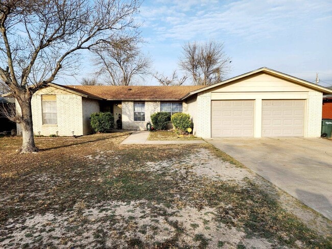 112 Jaimie Way in Del Rio, TX - Building Photo - Building Photo