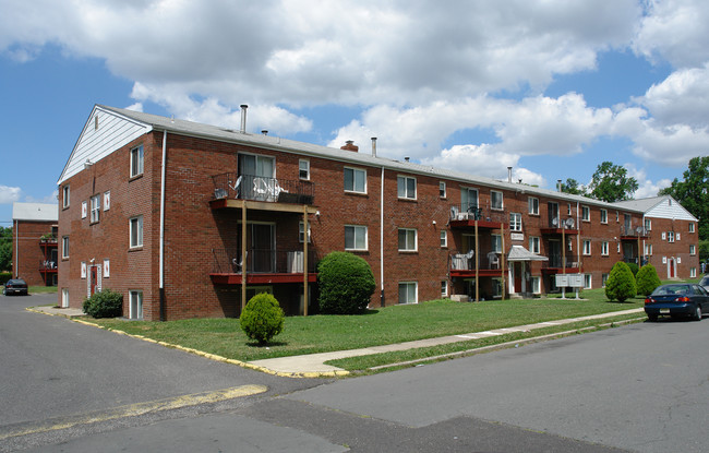 Spruce Manor Apartments in Bellmawr, NJ - Building Photo - Building Photo