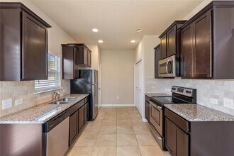 413 Cane River Rd in Pflugerville, TX - Building Photo - Building Photo