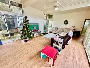 1219 Ala Aolani St in Honolulu, HI - Building Photo - Building Photo