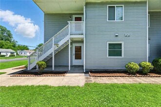 117 Roane Dr in Hampton, VA - Building Photo - Building Photo