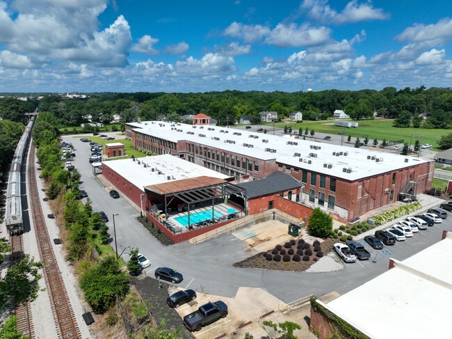 The Lofts of LaGrange in Lagrange, GA - Foto de edificio - Building Photo