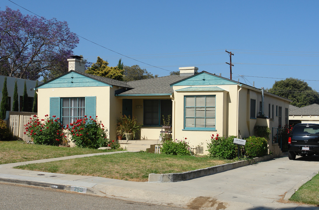 248-250 Glen Ellen Dr in Ventura, CA - Foto de edificio