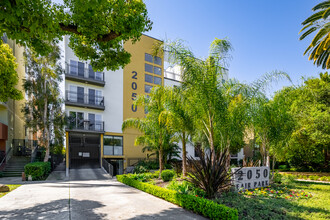 Fair Park Apartments in Los Angeles, CA - Foto de edificio - Building Photo