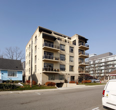 Port Elaine Condos in Mississauga, ON - Building Photo - Building Photo