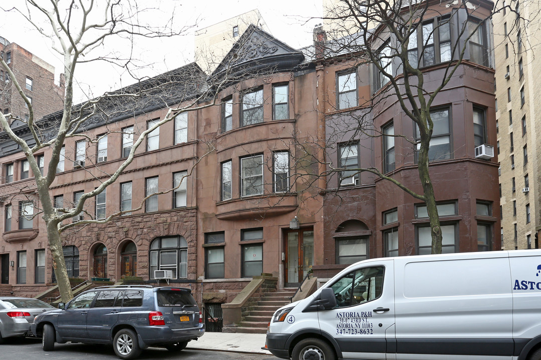 344 W 84th St in New York, NY - Foto de edificio