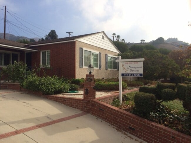 property at 3154 Jolley Dr