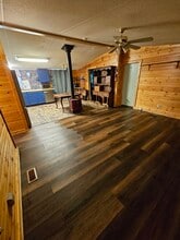 740 Red Oak Dr in Tamassee, SC - Building Photo - Building Photo