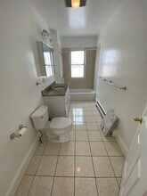 106 Glenwood Rd, Unit 2 in Somerville, MA - Foto de edificio - Building Photo