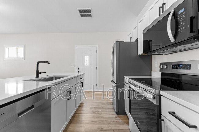 3455 E 26th St in Indianapolis, IN - Building Photo - Building Photo