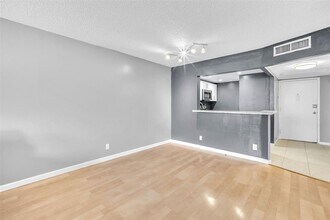 6500 Cypress Rd, Unit 408 in Plantation, FL - Building Photo - Building Photo