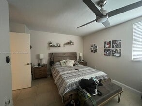 8363 Lake Dr in Doral, FL - Building Photo - Building Photo