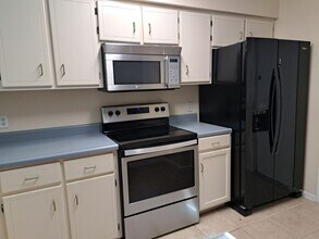 7727 Betty Louise Dr in Panama City, FL - Building Photo - Building Photo
