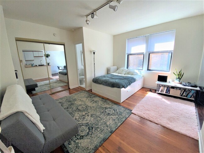644 W Wrightwood Ave