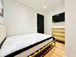 Furnished room/NOT APARTMENT, Unit 2D in New York, NY - Building Photo - Building Photo