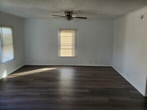 11806 Greenglen Dr in Houston, TX - Building Photo - Building Photo