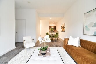 100 Evergreen Pl in East Orange, NJ - Building Photo - Building Photo