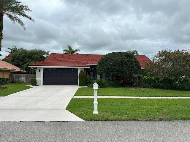 13834 Staimford Dr in Wellington, FL - Building Photo